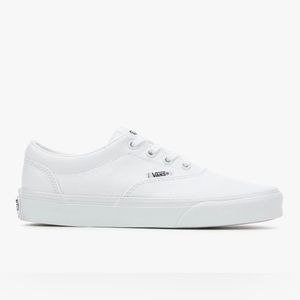 Women’s vans doheny lace up sneaker size 9.5. SEE DETAILS.